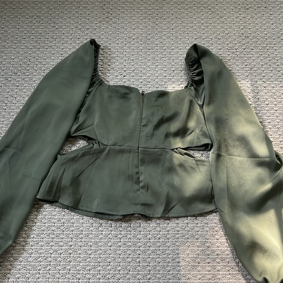 Pacsun LA HEARTS Olive Green Satin Cut-out Long Sleeve Ruched Top Small - Picture 5 of 7